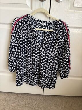 crown & ivy Black and White Swan Print Blouse with Pink Trim